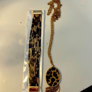 Matching set.  Leopard print bracelet and necklace